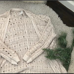 Long knitted cardigan